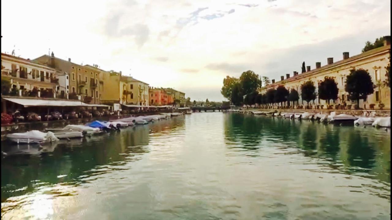 Fiori Sull'acqua Peschiera del Garda
