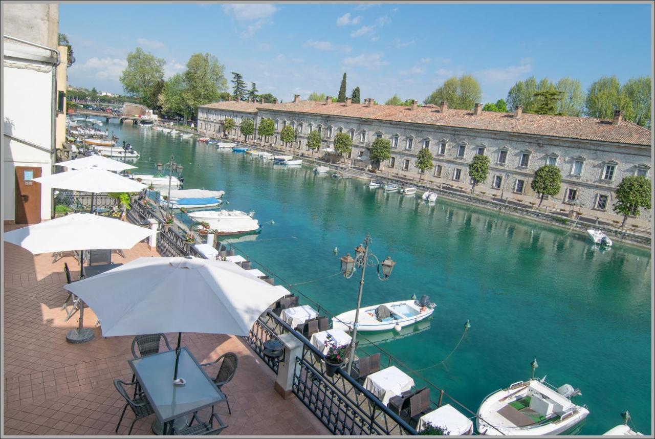 Fiori Sull'acqua Peschiera del Garda