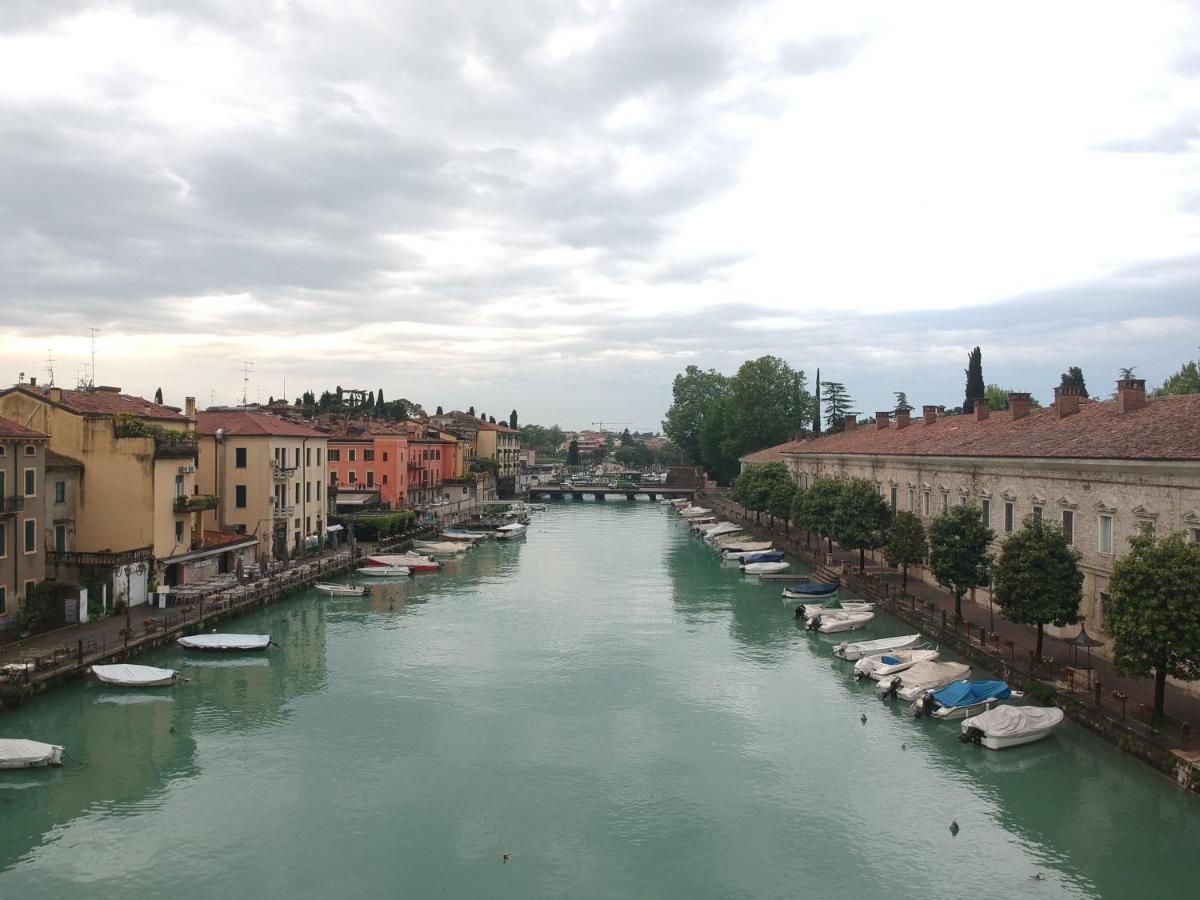 Fiori Sull'acqua Peschiera del Garda
